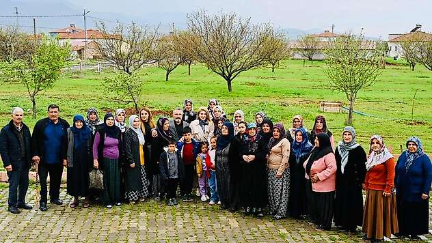 AK Parti Malatya Milletvekili İnanç Siraç Kara Ölmeztoprak Yeşilyurt ve Battalgazi'de Vatandaşlarla Buluştu