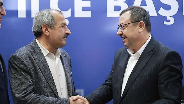 AK Parti'ye Yeni Katılım: Kale Belediye Meclis Üyesi Aslan Karadeniz Parti Değiştirdi