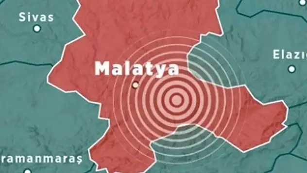 Akçadağ'da bir evin çatısı çöktü