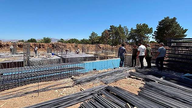 Akçadağ'da yeni belediye hizmet binası çalışmaları sürüyor