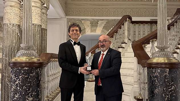 Akif Manaf'a Egeyön Barış Ödülü