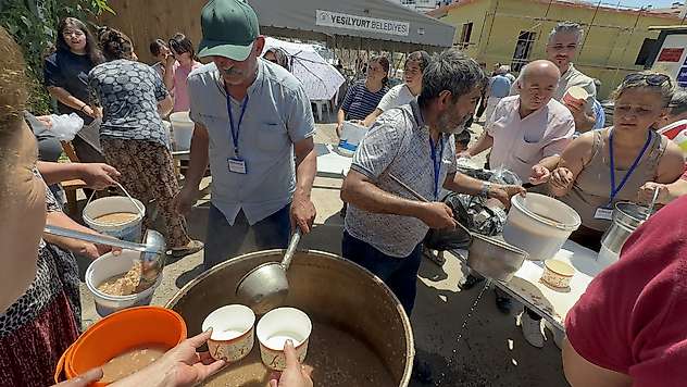 Ali Kapısı Derneği'nden Muharrem Ayında Aşure Lokması