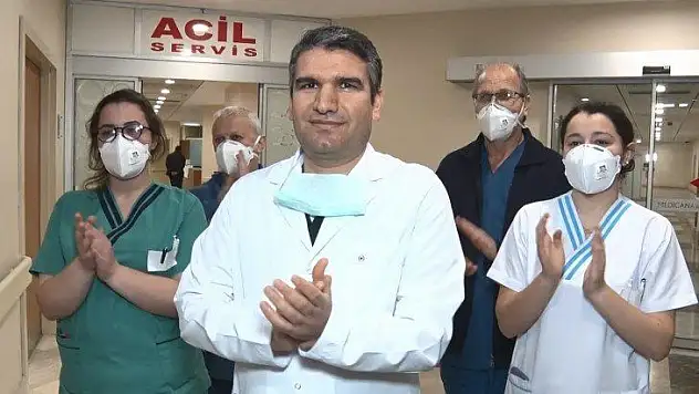 Alkış desteğine sağlıkçılardan 'alkışlı' cevap