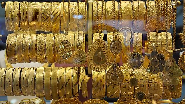 Altın haftaya düşüşle başladı: Ons 4.670 dolarda denge arıyor