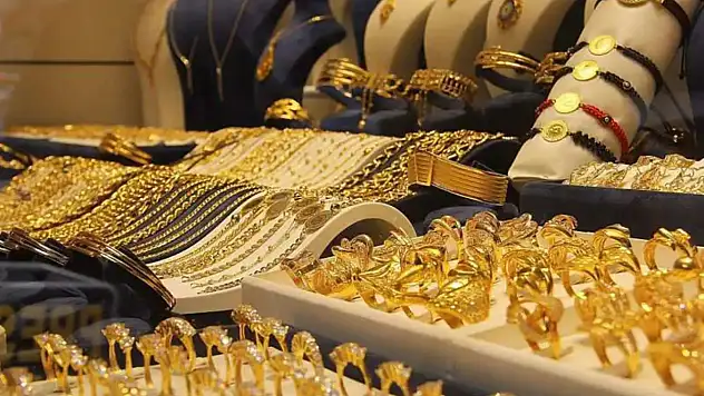 Altının gramı 4 bin 138 liraya geriledi