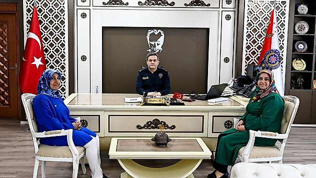 Anahtar Parti Kadın Kolları'ndan Emniyet Müdürü Kayhan Ay'a Ziyaret