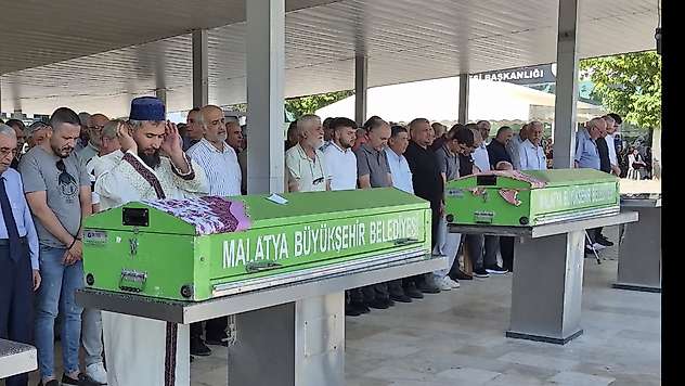 Anne ve Kızı Gözyaşlarıyla Son Yolculuğuna Uğurlandı