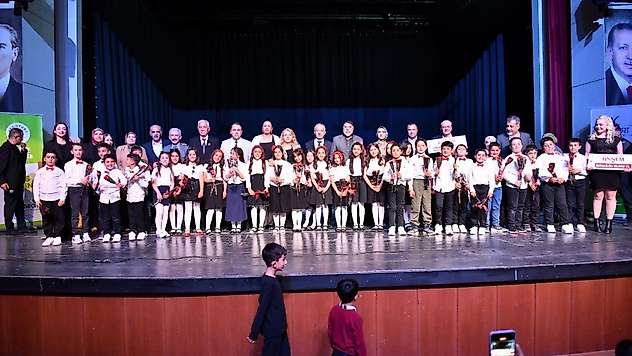 Anneler İçin Yazılan Şiirler Duygulandırdı