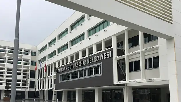 Antalya Büyükşehir Belediyesi'ne yeni rüşvet operasyonu: 3 gözaltı