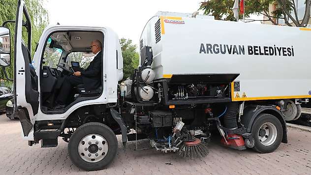 Arguvan Belediyesi araç filosunu güçlendirmeye devam ediyor