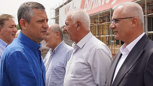 Arguvan'da CHP'den Ortak Açıklama: 'Özgür Özel'in Yanındayız'