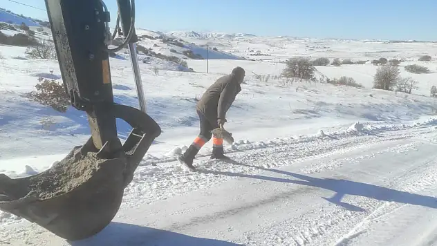 Arguvan'da karla mücadele günlerdir devam ediyor