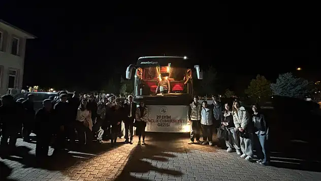 Arguvanlı Gençler 29 Ekim'i Ankara'da Kutladı