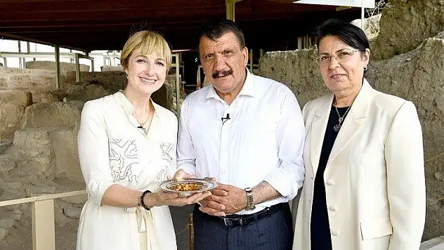 Asuman Kerkez'in Sunumuyla 'Tadında Hikayeler' Proğramı Malatya'da