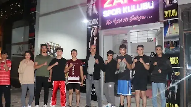 Avrupa ve Dünya Şampiyonu olan Ali Zafer,  'Türkiye'ye Yeni Şampiyonlar Yetiştiriyor'