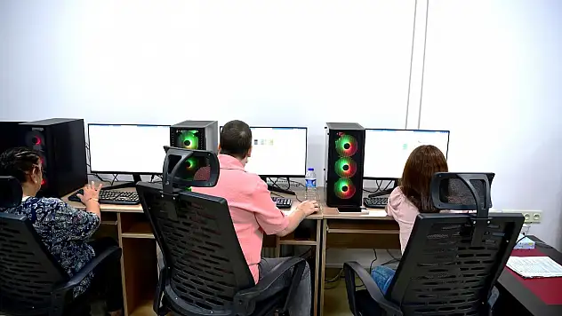 Azmiyle Herkese Örnek Oluyor