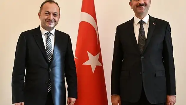 Bakan Gül'e Bir Dosya Sundu