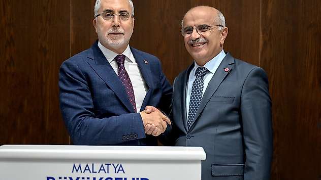 Bakan Işıkhan'dan Büyükşehir Belediyesi'ne Ziyaret