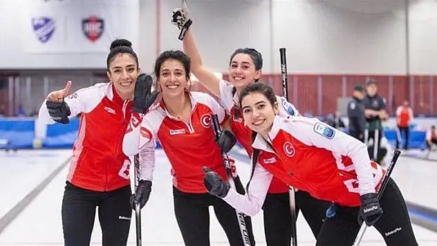Bakan Kasapoğlu'ndan Kadın Curlıng Milli Takımı İçin Tebrik Mesajı