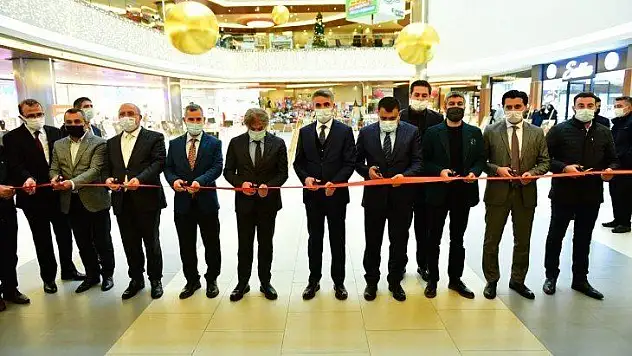 Bakan Yardımcısı Demircan 'COVİD-19 Günlerinde Yaşam' konulu  sergi açılışını yaptı