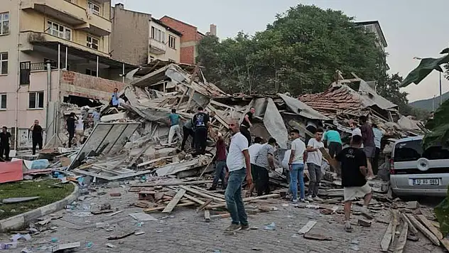 Balıkesir Depreminde 4 Yaralı: Bakan Memişoğlu'ndan Sağlık Durumu Açıklaması