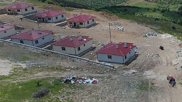 Ballıkaya'daki Deprem Konutları Teslim Edilmeyi Bekliyor