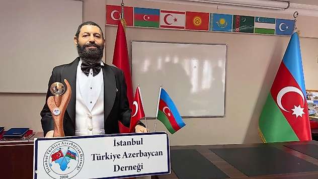 Barış Aktivisti Akif Manaf'a İstanbul'da 'Diyalog ve Barış Ödülü'