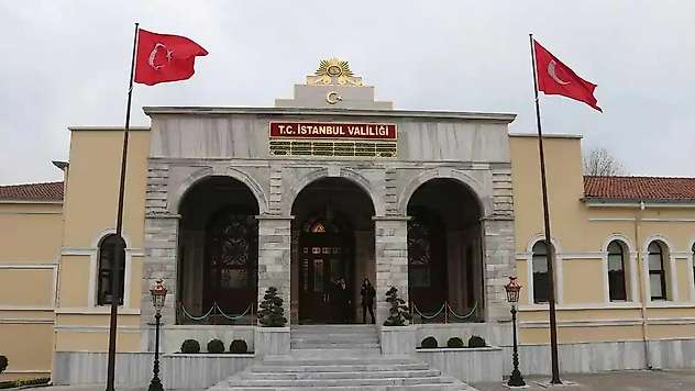 Başakşehir'de cezaevi araçlarının karıştığı kazada 15 kişi yaralandı