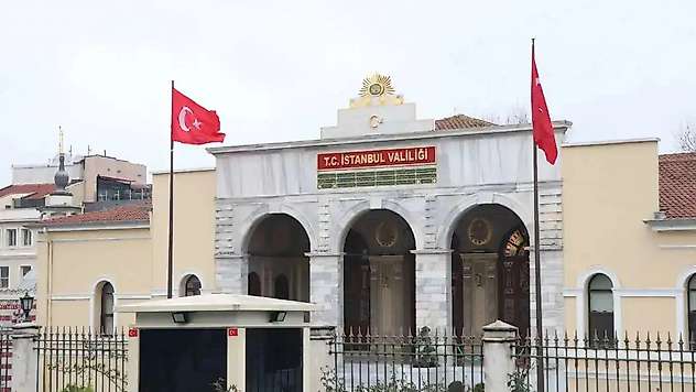 Başakşehir'de Ortaokulda Öğrenciler Arasında Kavga: 8 Yaralı