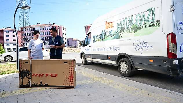 Başarıya Battalgazi'den Ödül: Takdir Alanlara Bisiklet