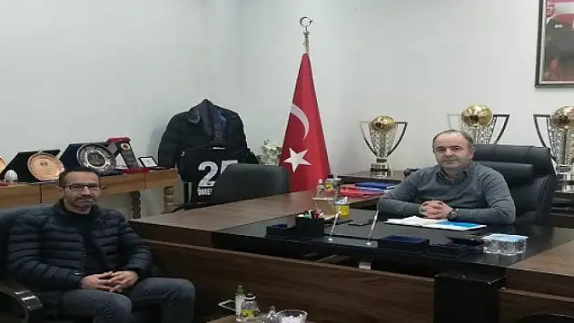 Başkan Altın Erzurumspor'u ziyaret etti