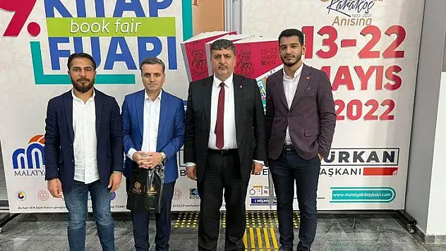 Başkan Canbay 9. Malatya Anadolu Kitap Fuarını ziyaret etti