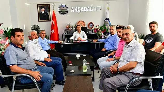 Başkan Çınar, Akçadağ Dayanışma Derneği Yönetimiyle Bir Araya Geldi