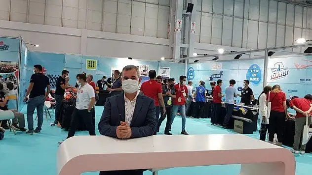 Başkan Çınar, Teknofest 2020 Fuarını Gezdi, Geleceğin Teknolojik Aletlerini İnceledi