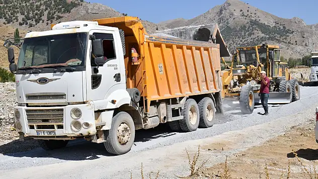 Başkan Geçit, '57 Km. Yol Yatırımıyla Kırsalın Çehresi Değişiyor'