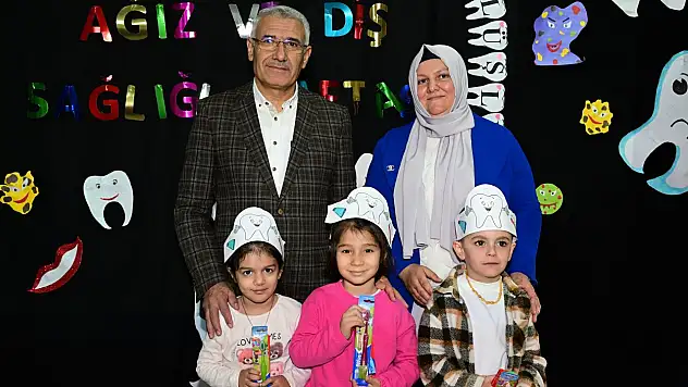 Başkan Güder'den Miniklere Farkındalık Oluşturacak Hediye Seti
