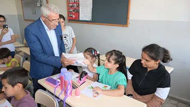 Başkan Güder'den Öğrencileri Sevindiren Ziyaret