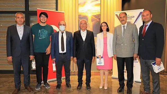 Başkan Güder, Teknofest'te Dereceye Giren Öğrencilerle Buluştu