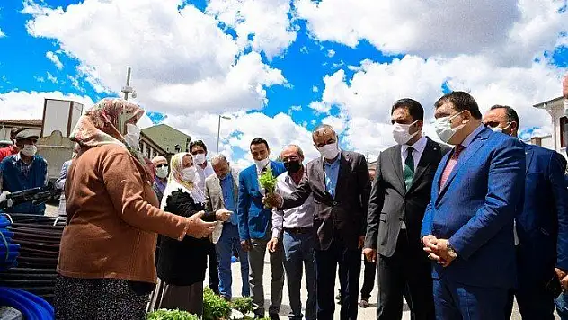 Başkan Gürkan Kuluncak'ta Esnaf ve Vatandaşları Ziyaret Etti