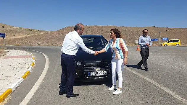 Başkan Kızıldaş esnaf, vatandaş ve personeliyle bayramlaştı.