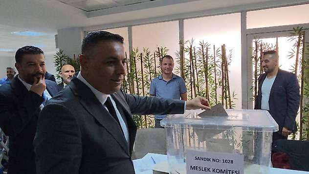 Başkan Sadıkoğlu, oyunu kullandı