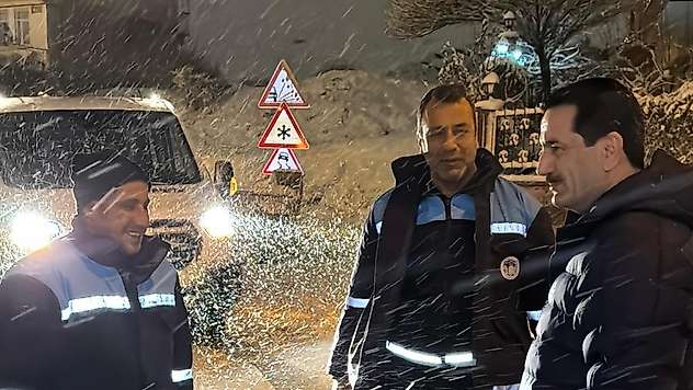 Başkan Taşkın Gece Boyu Kar Mesaisini Sahada Takip Etti