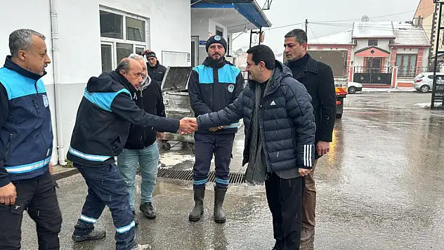 Başkan Taşkın Kar Mesaisinde Sahada