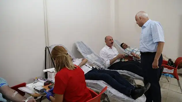 Battalgazi Belediye Çalışanları Kan Bağışına Yoğun İlgi Gösterdi