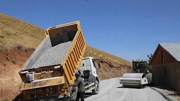 Battalgazi Belediyesi'nden 5 Kilometrelik Asfalt Çalışması
