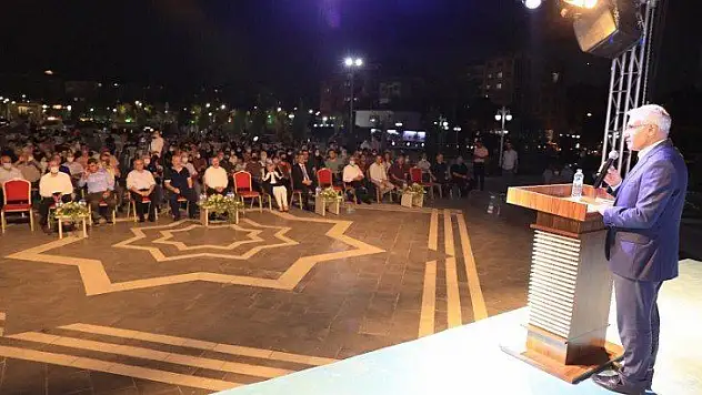 Battalgazi Belediyesi'nin Konuğu Yazar Aslanhan, Malatyalı Gençlerle Buluştu