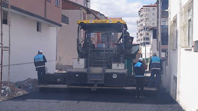 Battalgazi Belediyesi Selçuklu Mahallesi'nde Asfalt Seferberliğini Sürdürüyor