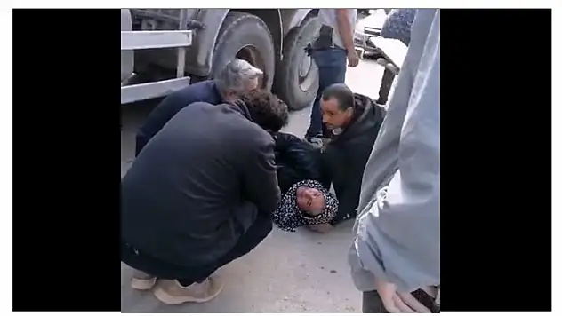 Battalgazi'de Beton Mikseri Yolun Karşısına Geçen Kadına Çarptı