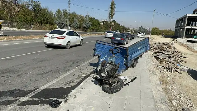 Battalgazi'de Üç Araçlı Trafik Kazası: Biri Ağır Üç Yaralı