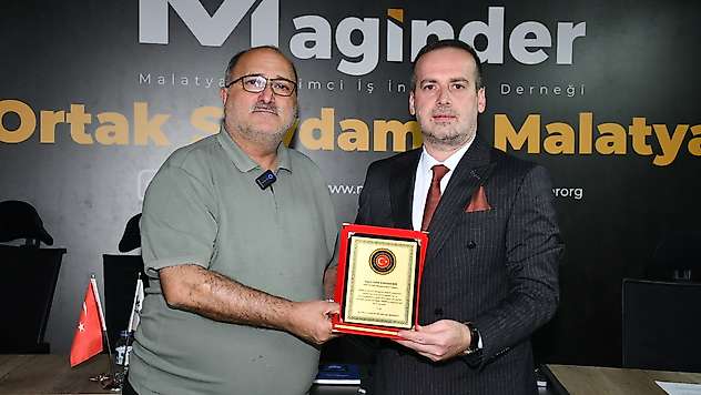 Battalgazi Muhtarlar Derneği İlk Onur Ödülü'nü Salih Karademir'e Verdi